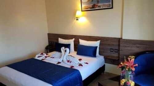 Double or Twin Room with Pool / City View